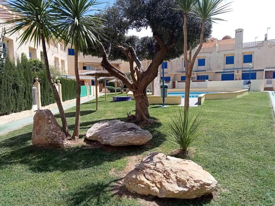 Apartamento En Los Nietos Con Piscina Comunitaria. Kültér fotó