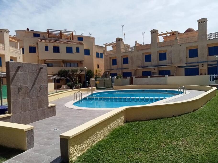 Apartamento En Los Nietos Con Piscina Comunitaria. Kültér fotó